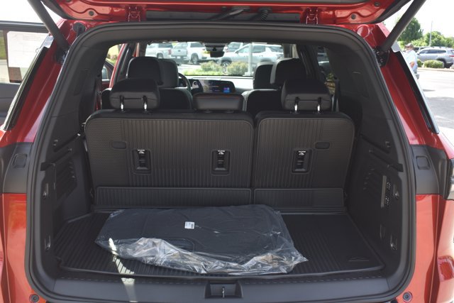 New 2026 Chevrolet Traverse RS w/ LPO, Floor Liner Package FWD image 19