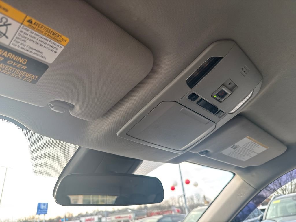 Used 2022 Toyota Highlander LE image 30