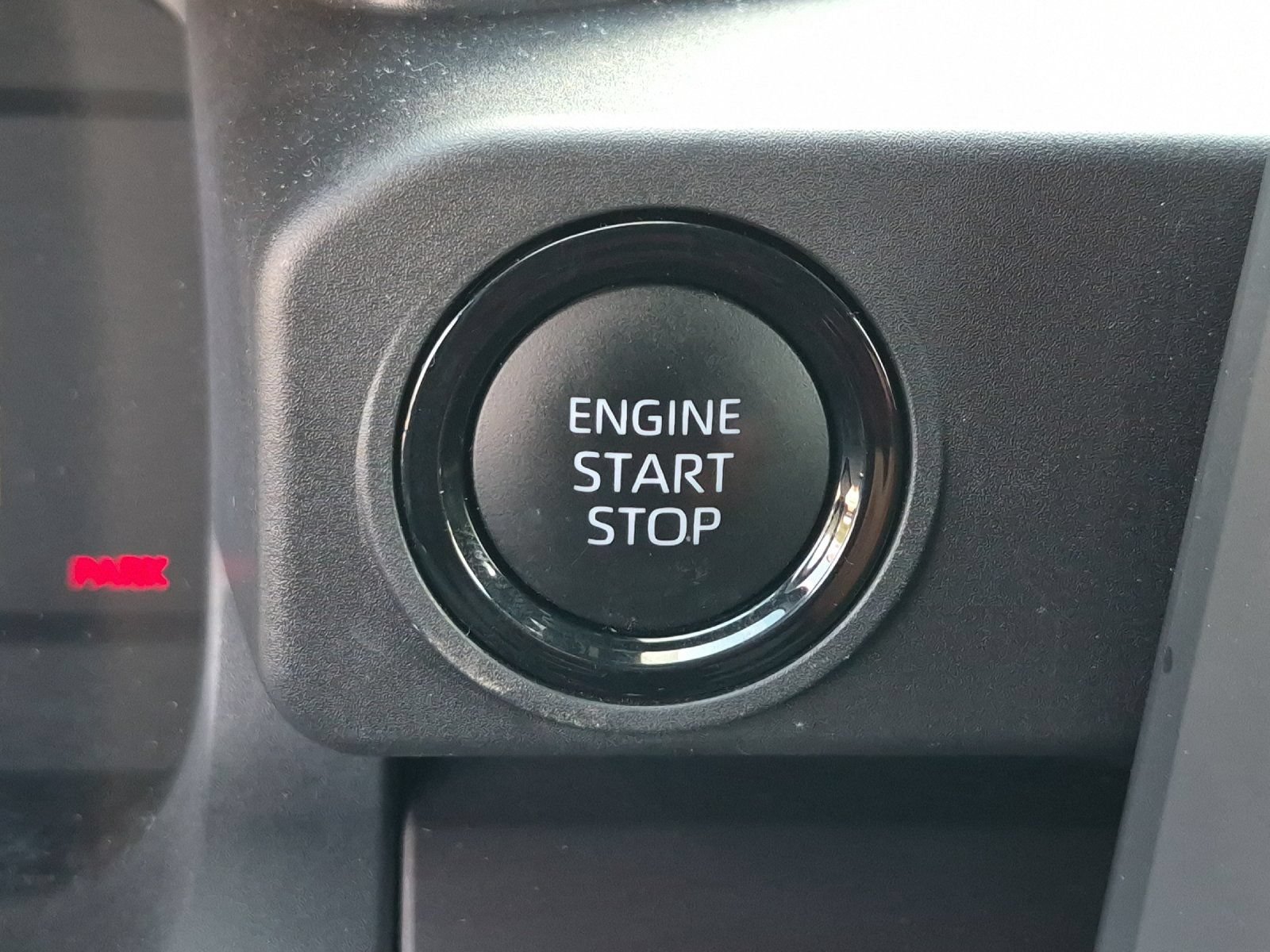 Certified 2025 Toyota Tacoma SR5 AWD/4WD image 19