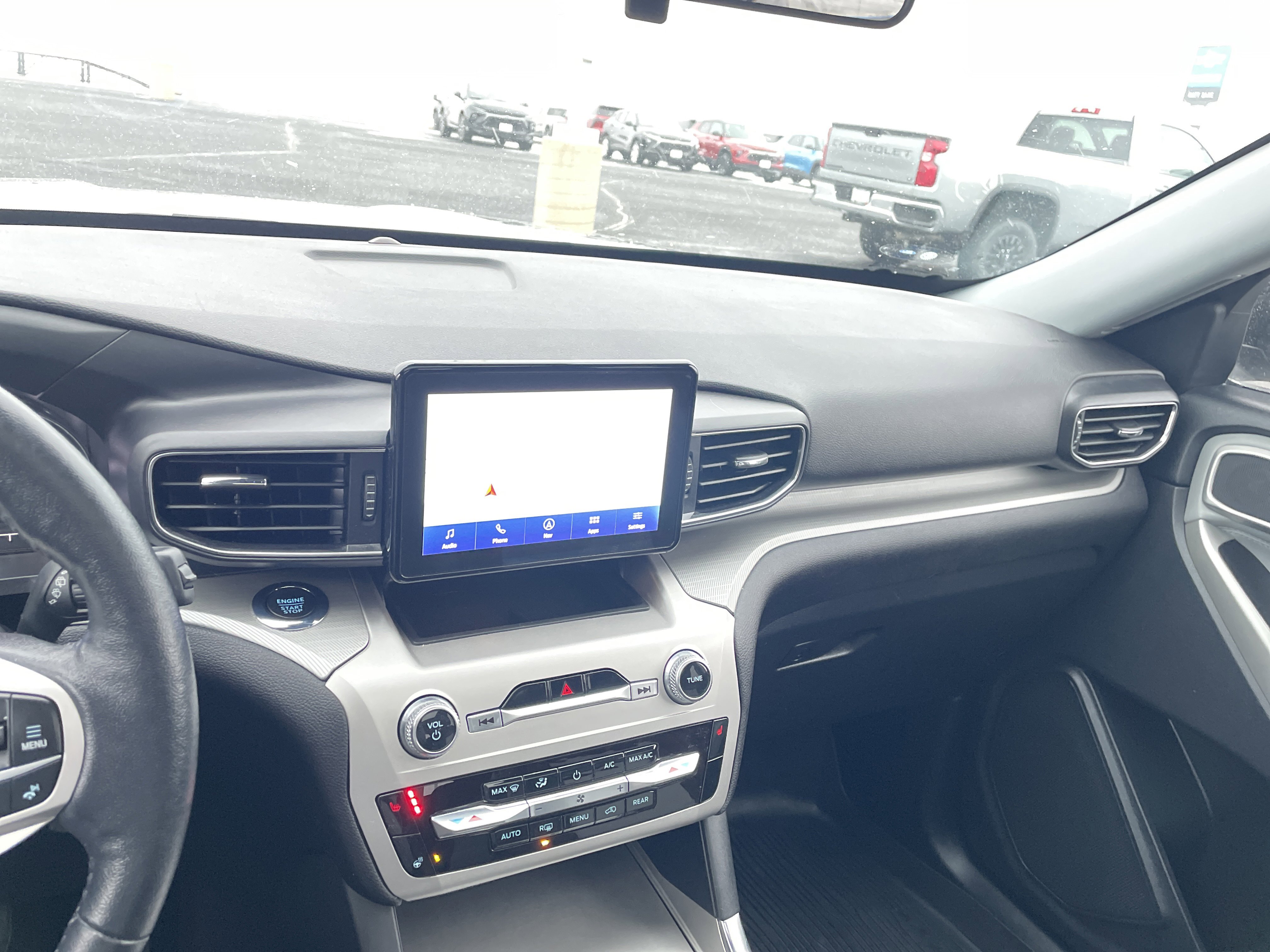 Used 2022 Ford Explorer XLT w/ Equipment Group 202A image 16