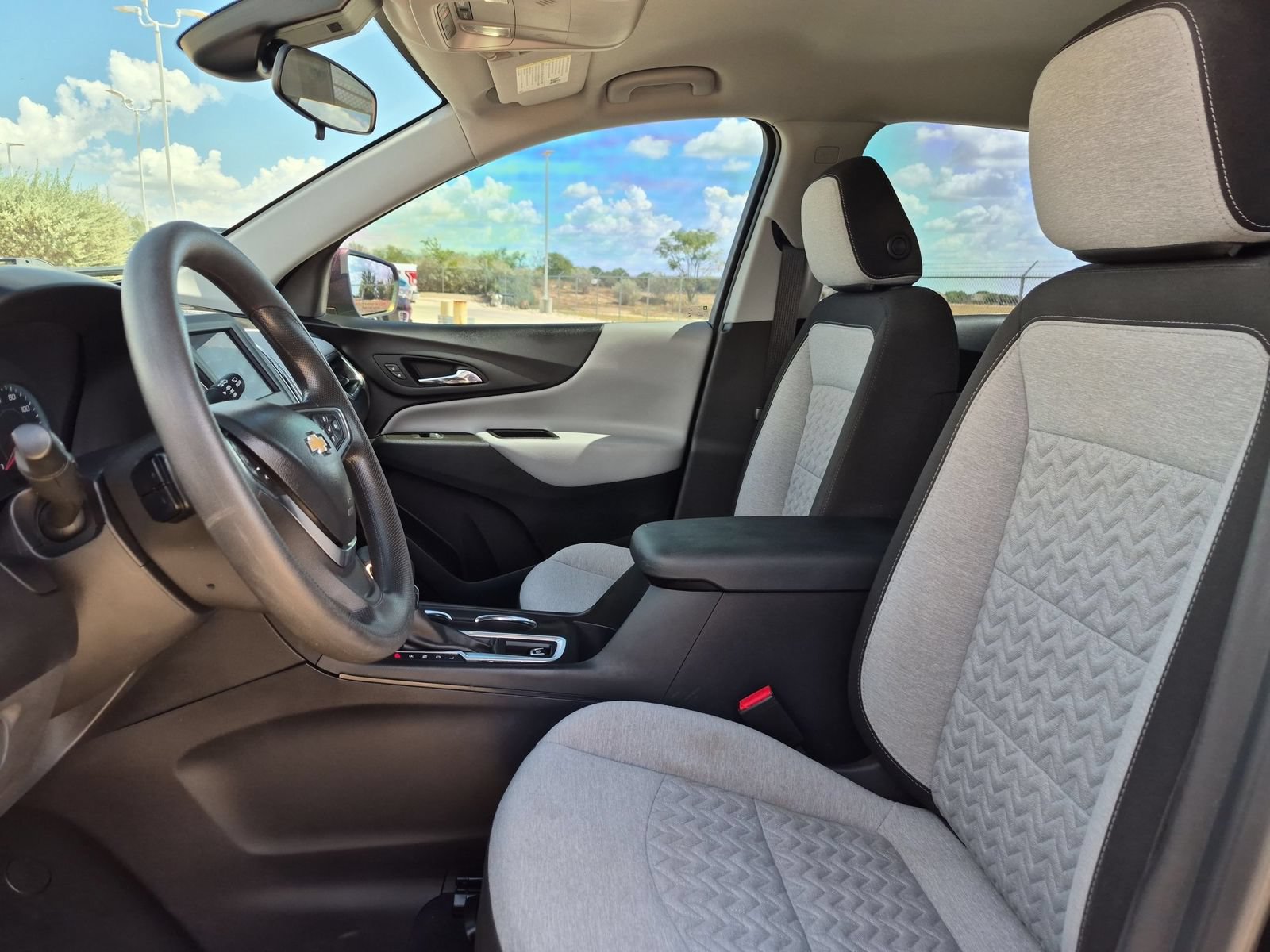 Used 2023 Chevrolet Equinox LS w/ LPO, Cargo Package FWD image 9