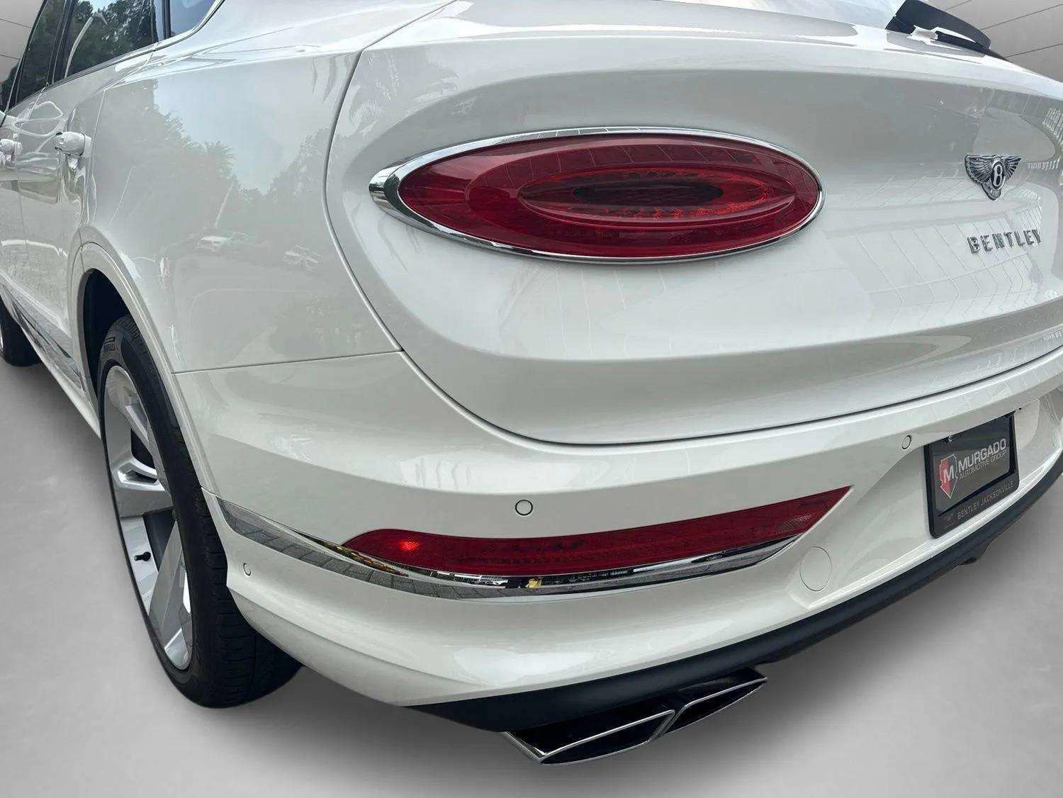 Certified 2025 Bentley Bentayga AWD/4WD image 40