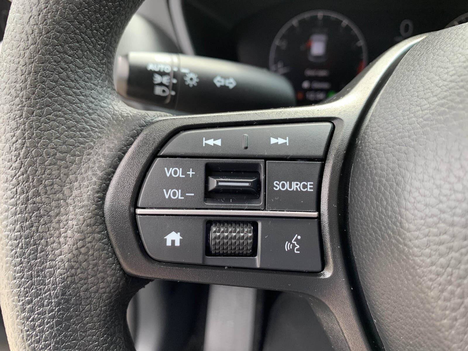 Certified 2025 Honda HR-V LX image 14