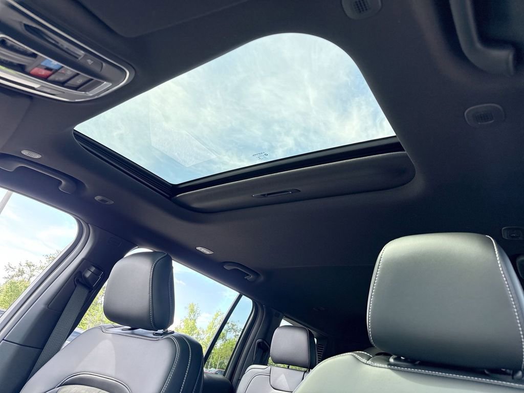 New 2026 Jeep Grand Cherokee L 4WD image 17