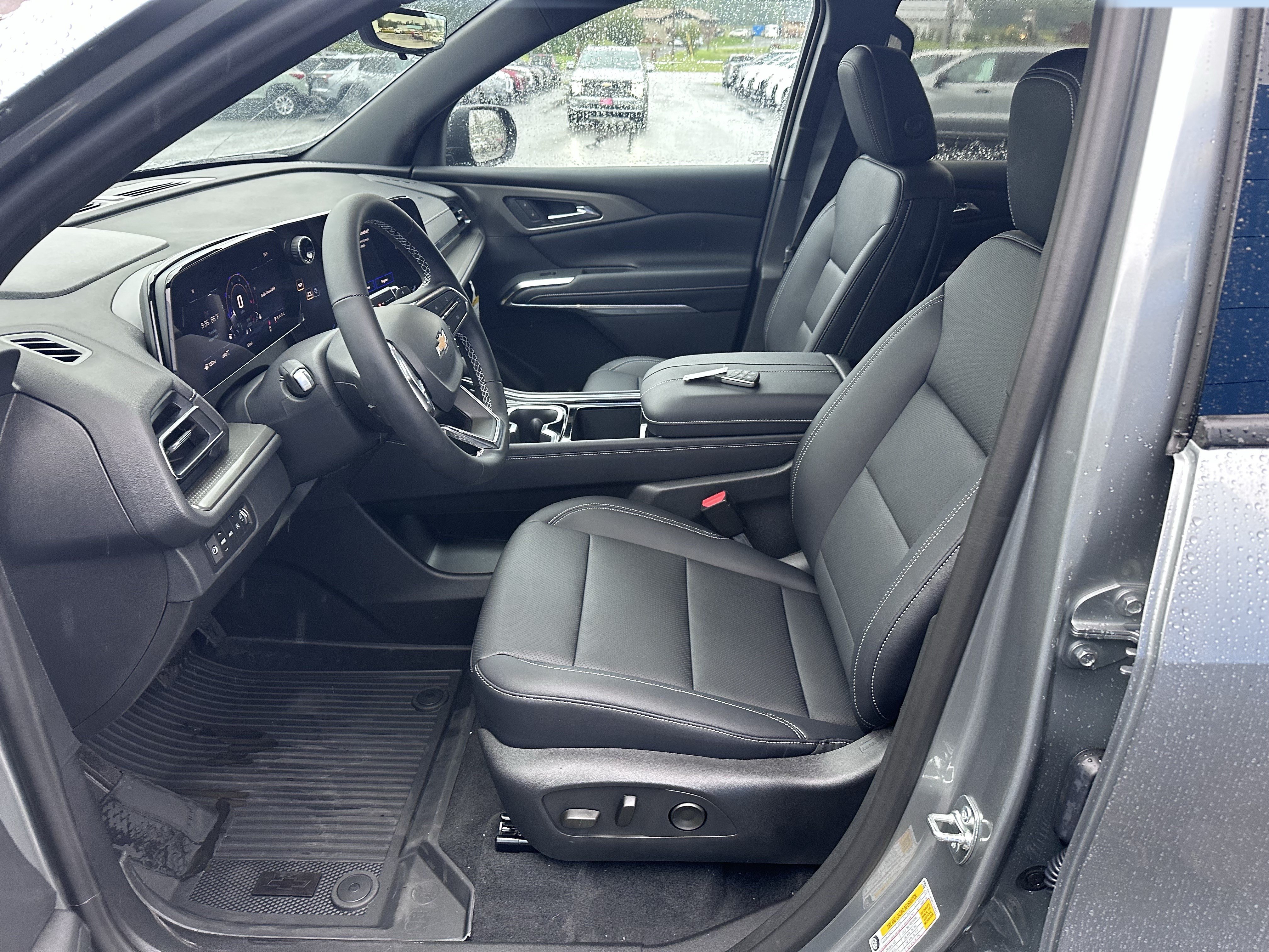 New 2027 Chevrolet Traverse LT w/ Driver Confidence Package AWD/4WD image 9