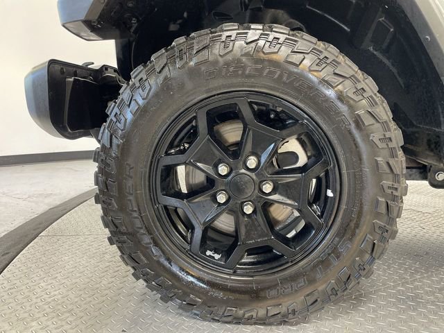 Used 2021 Jeep Gladiator Willys image 10