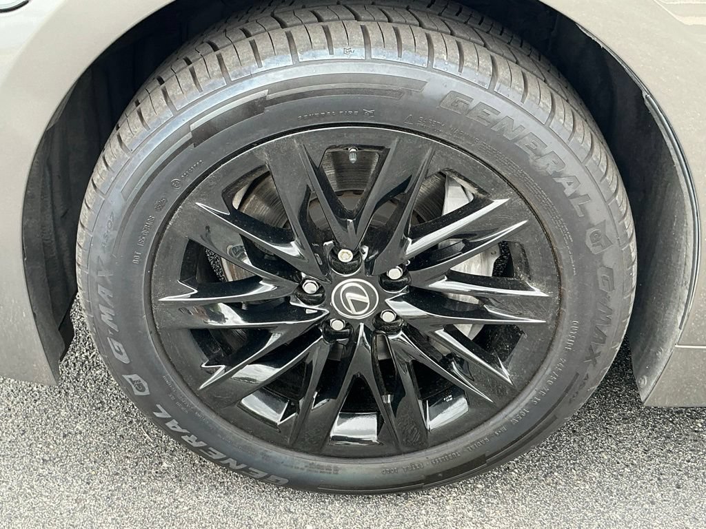 Used 2018 Lexus LS 500 w/ Interior Upgrade Package RWD image 9