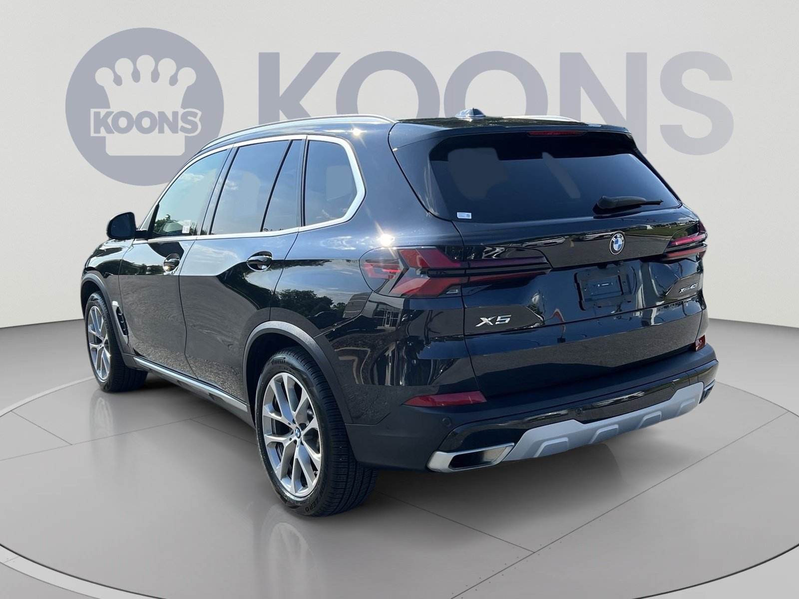 Used 2025 BMW X5 xDrive40i w/ Premium Package AWD/4WD image 4