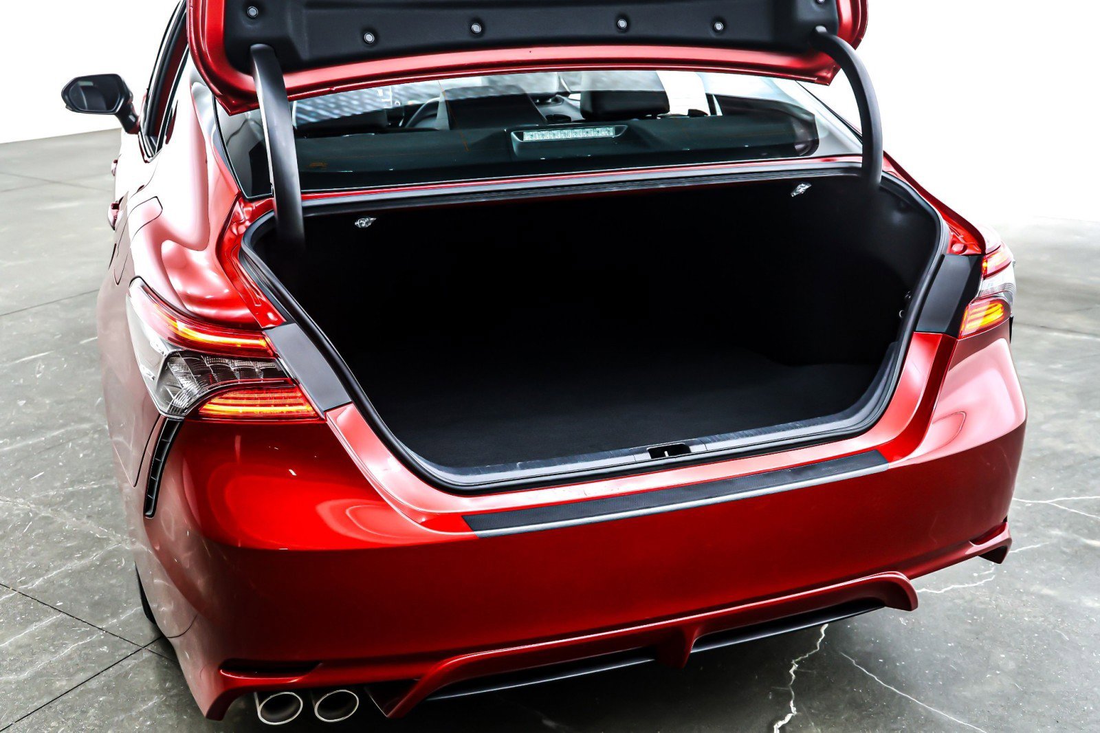 Used 2021 Toyota Camry XSE image 23