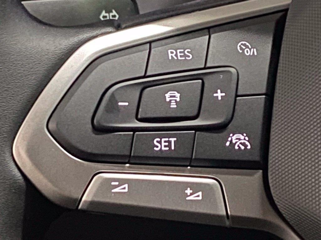 New 2026 Volkswagen Taos SE AWD/4WD image 15