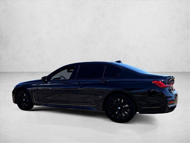 Used 2022 BMW 740i w/ M Sport Package RWD image 6