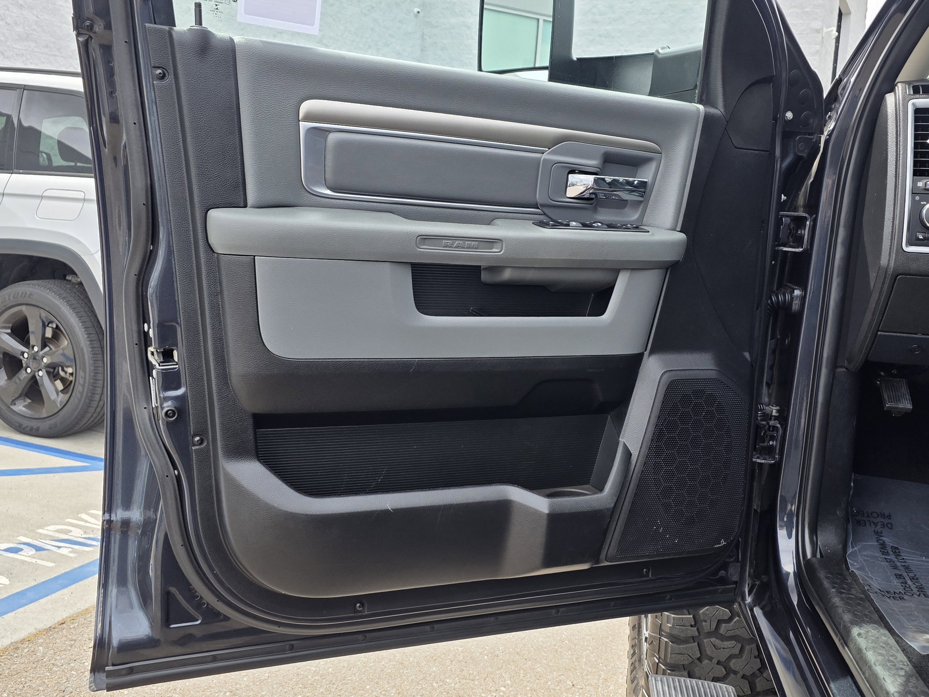 Used 2018 RAM 2500 Big Horn AWD/4WD image 11