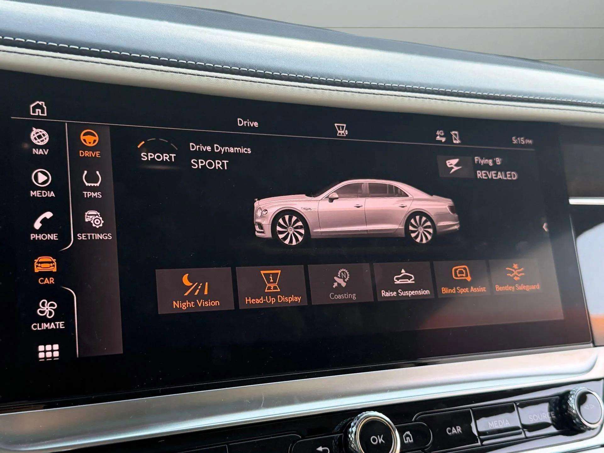 Used 2024 Bentley Flying Spur V8 image 32