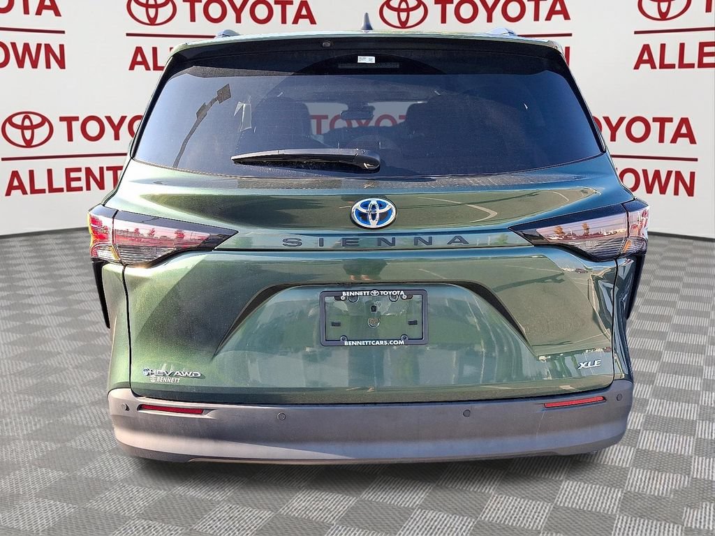 Used 2025 Toyota Sienna XLE w/ XLE Plus Package AWD/4WD image 7