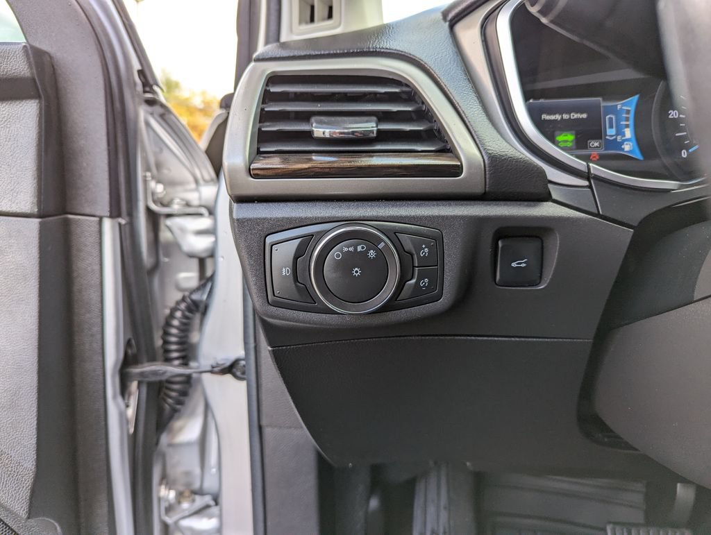 Used 2014 Ford Fusion Energi SE w/ Driver Assist Package FWD image 14