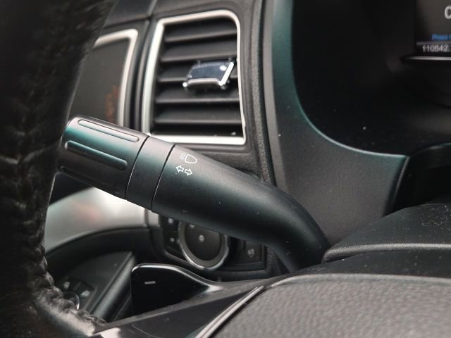 Used 2016 Ford Explorer XLT w/ Equipment Group 202A AWD/4WD image 41