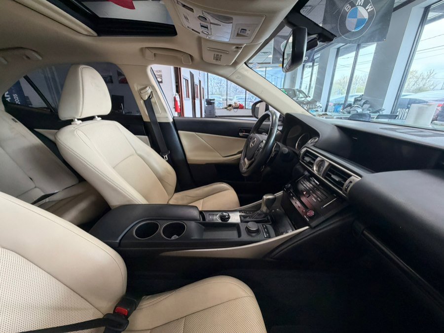 Used 2014 Lexus IS 250 w/ Premium Package RWD image 32
