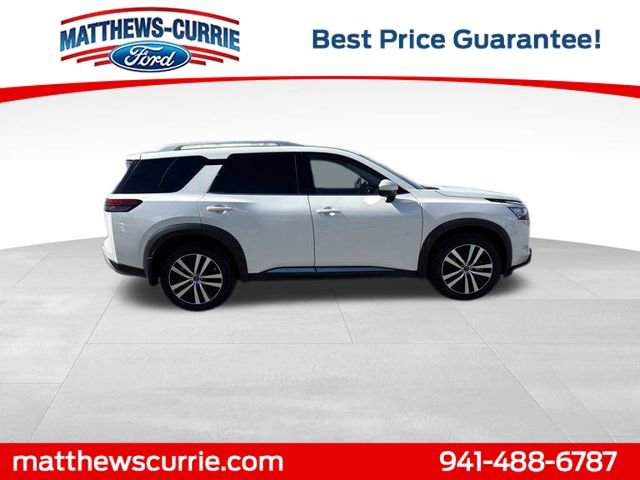 Used 2023 Nissan Pathfinder Platinum image 3