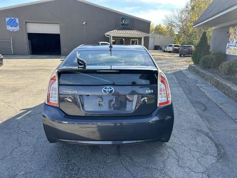 Used 2015 Toyota Prius Five FWD image 5
