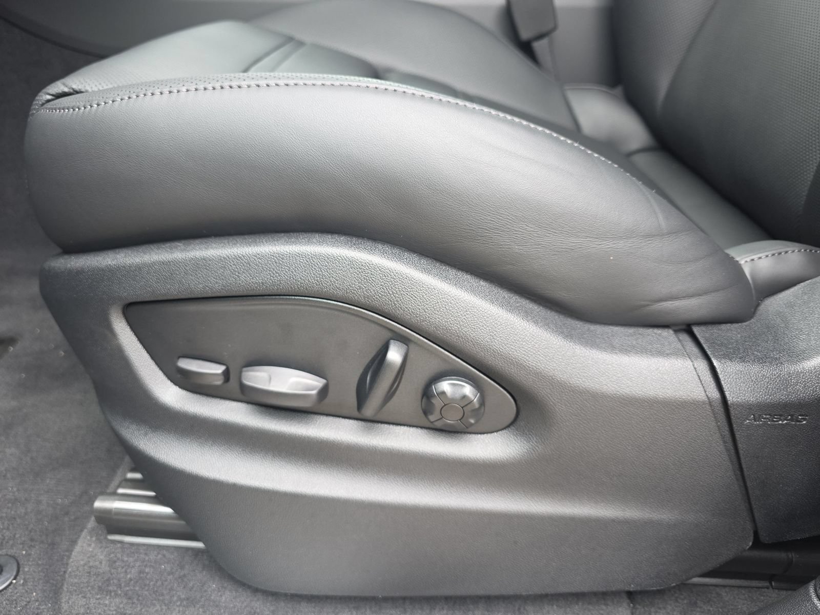 New 2026 Porsche Cayenne AWD/4WD image 23