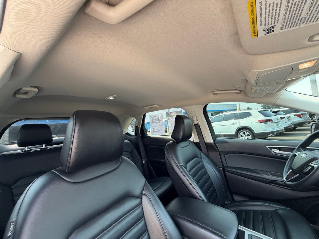 Used 2024 Ford Edge SEL AWD/4WD image 15