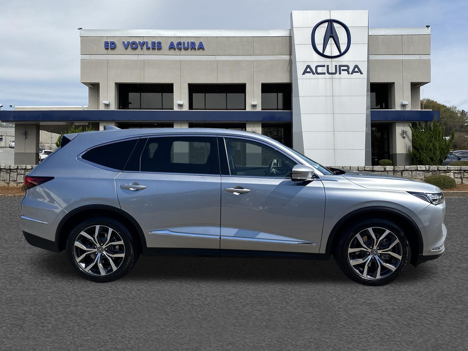 Certified 2024 Acura MDX w/ Technology Package FWD image 4