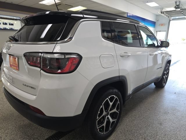 Used 2025 Jeep Compass Limited AWD/4WD image 7