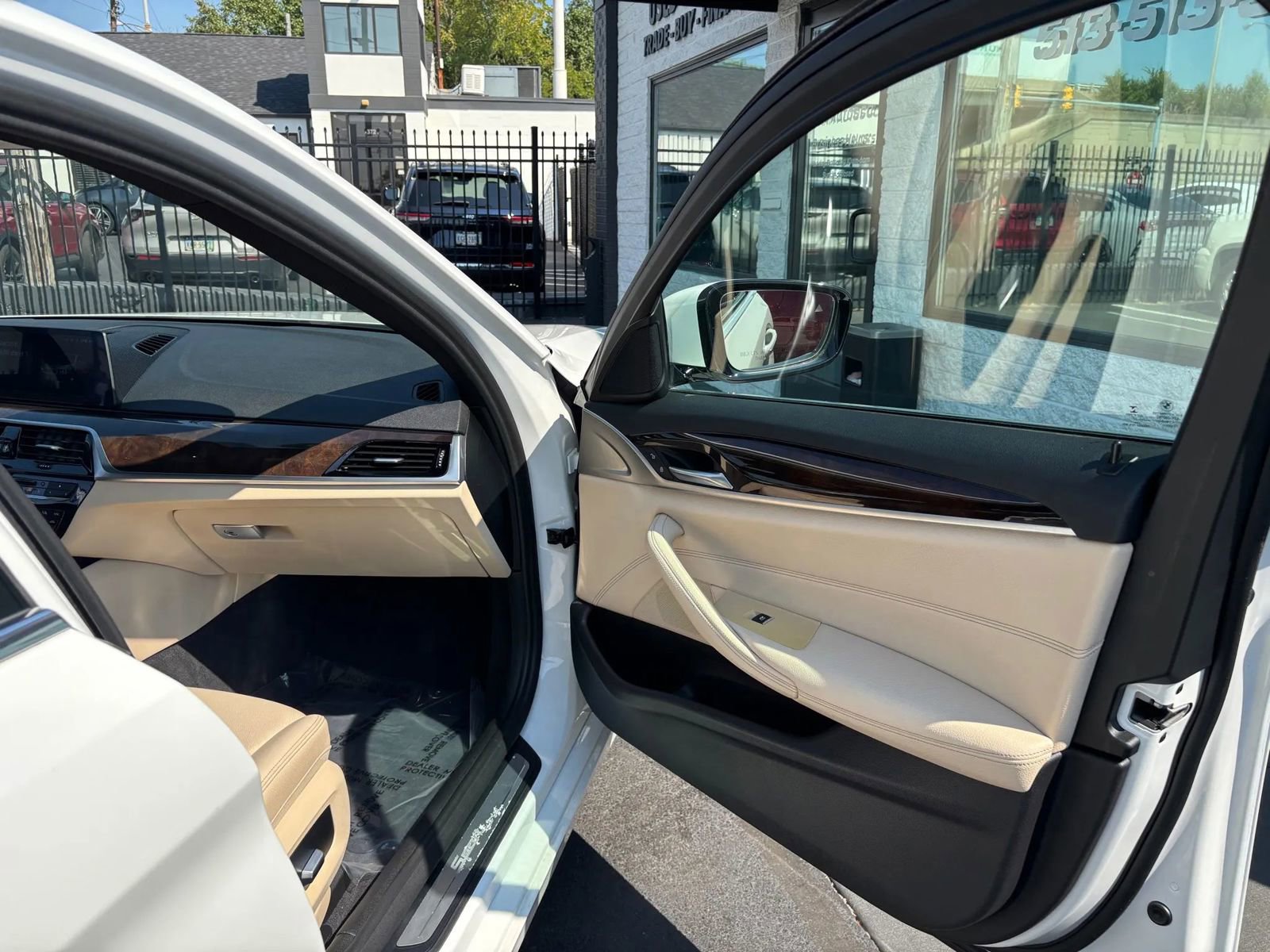 Used 2018 BMW 540i xDrive image 19