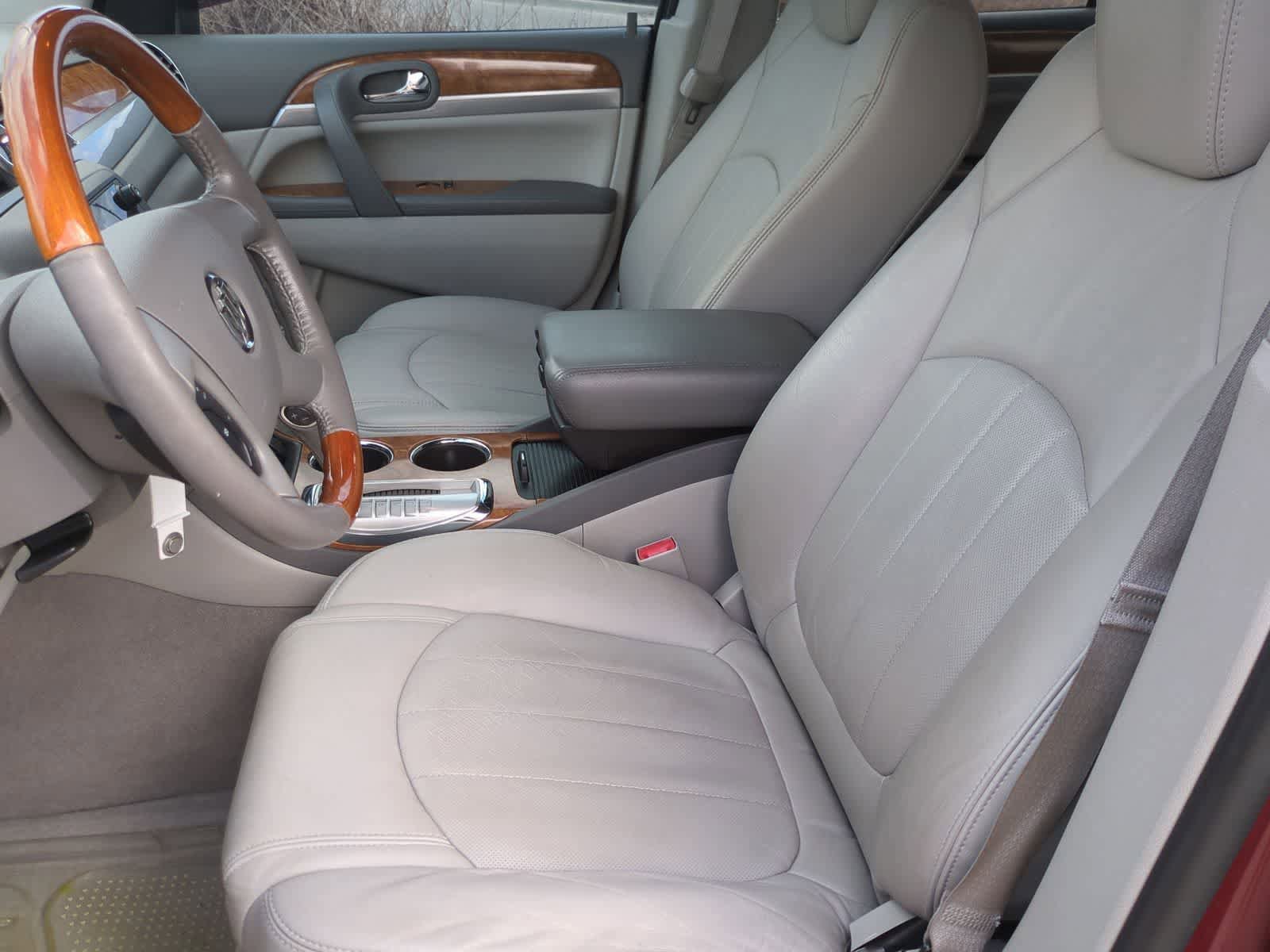 Used 2011 Buick Enclave CXL image 16