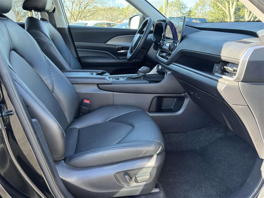 Used 2025 Toyota Grand Highlander XLE image 13