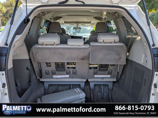 Used 2016 Toyota Sienna XLE FWD image 12