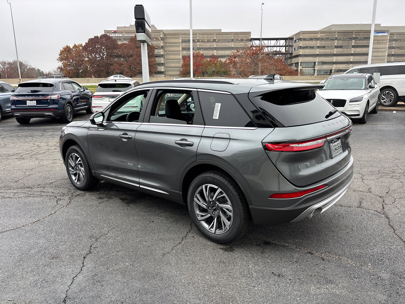 New 2026 Lincoln Corsair Premiere image 5