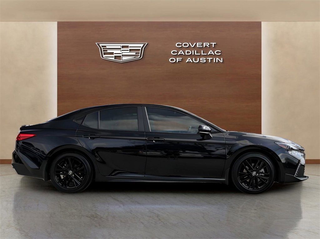 Used 2025 Toyota Camry SE w/ Convenience Package image 5