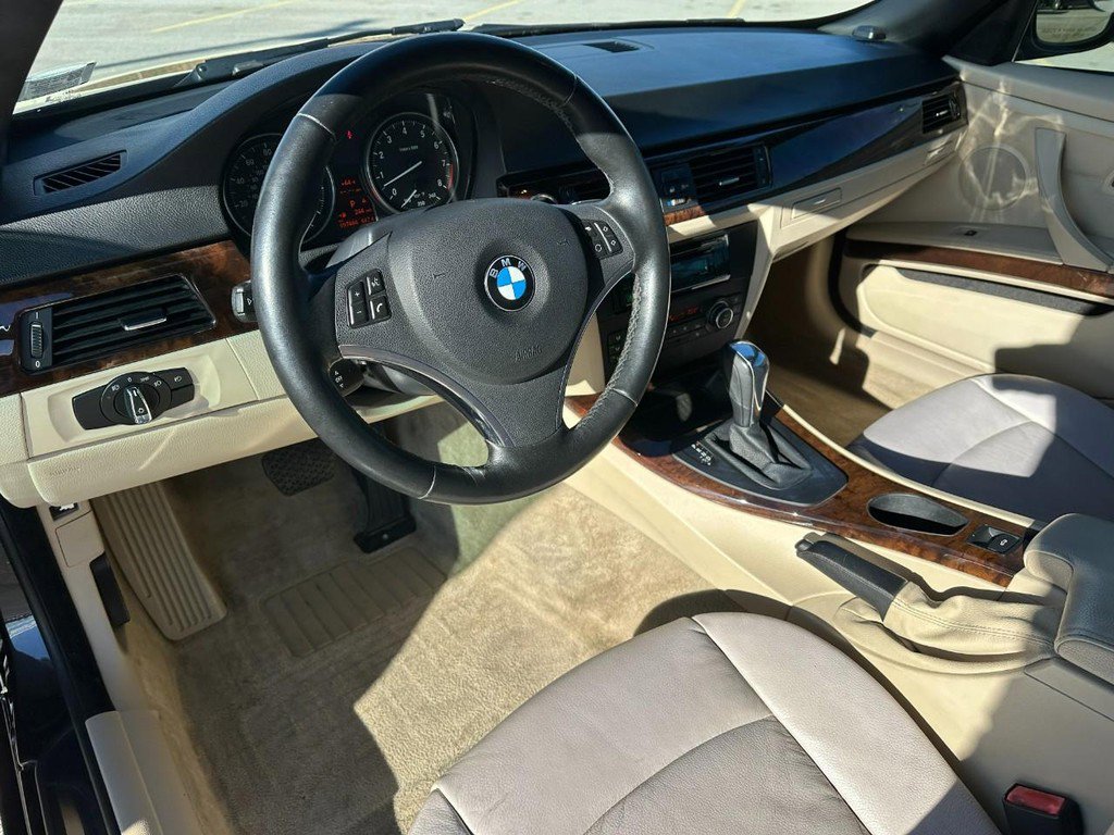 Used 2012 BMW 328i Convertible image 12