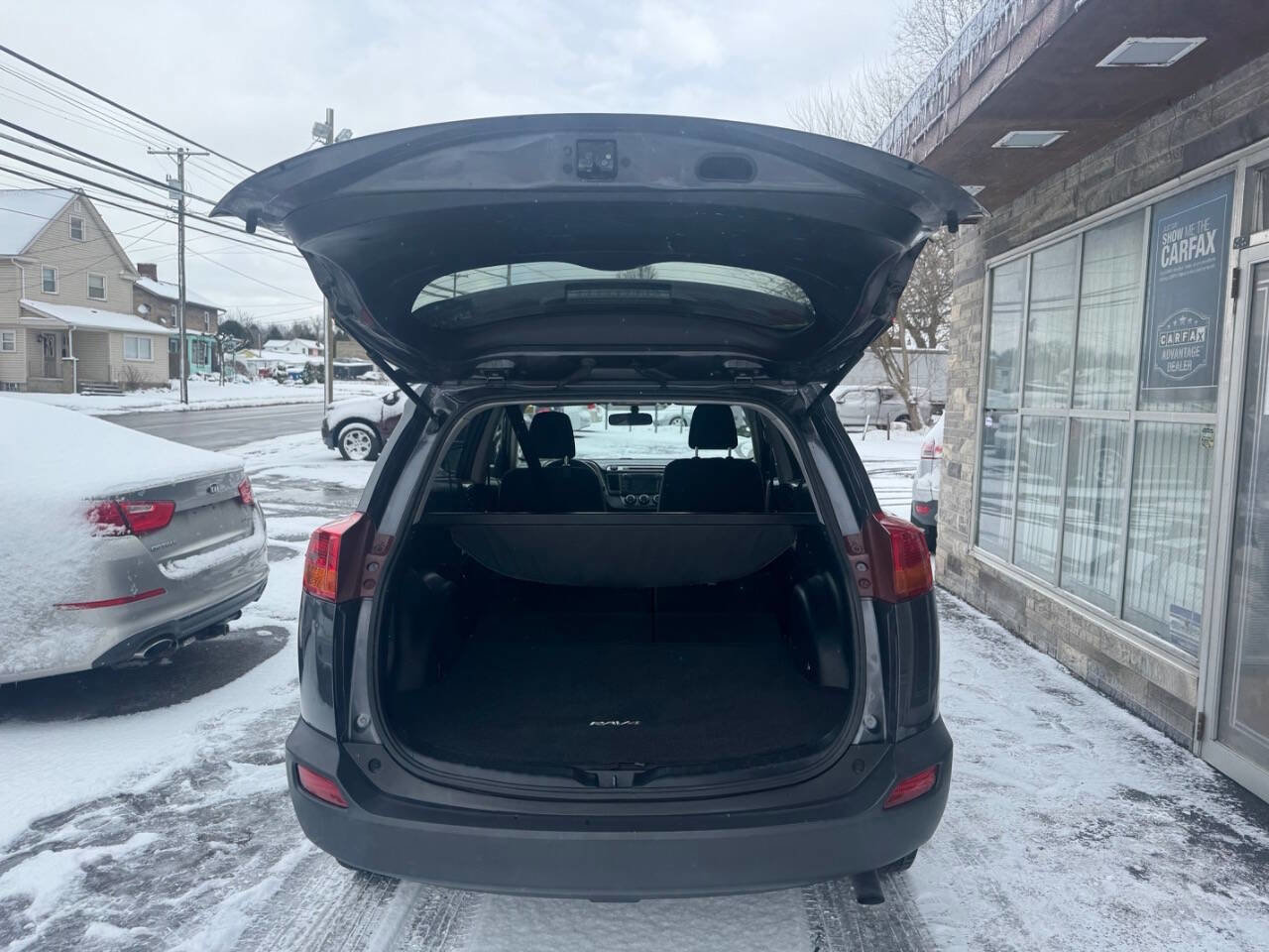 Used 2015 Toyota RAV4 LE image 15