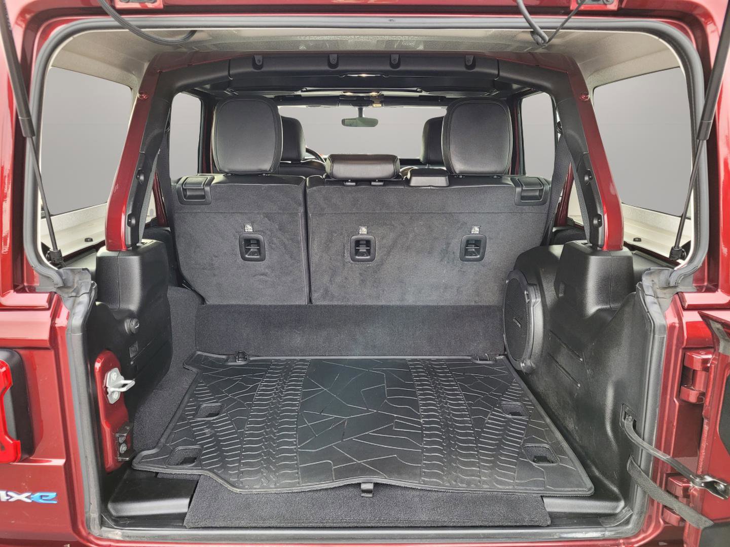 Used 2021 Jeep Wrangler Unlimited Sahara w/ Cold Weather Group image 29