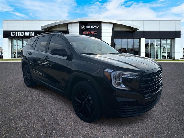 Used 2024 GMC Terrain SLE w/ Elevation Edition image 1