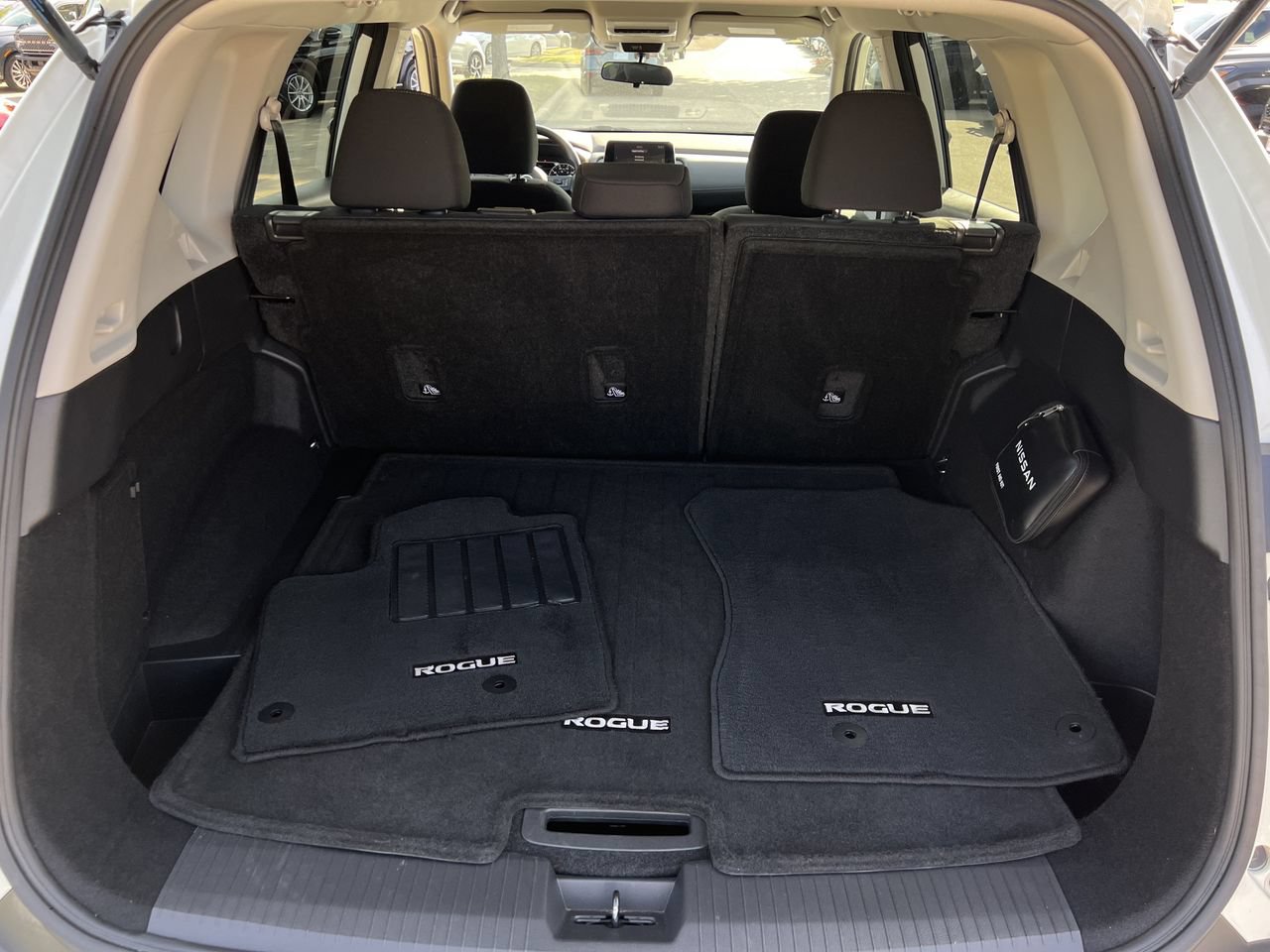 Used 2023 Nissan Rogue S FWD image 22