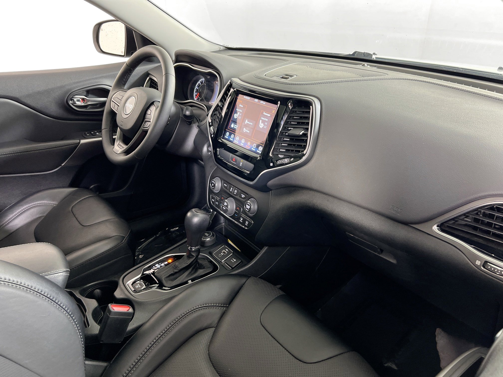 Used 2022 Jeep Cherokee Limited image 28