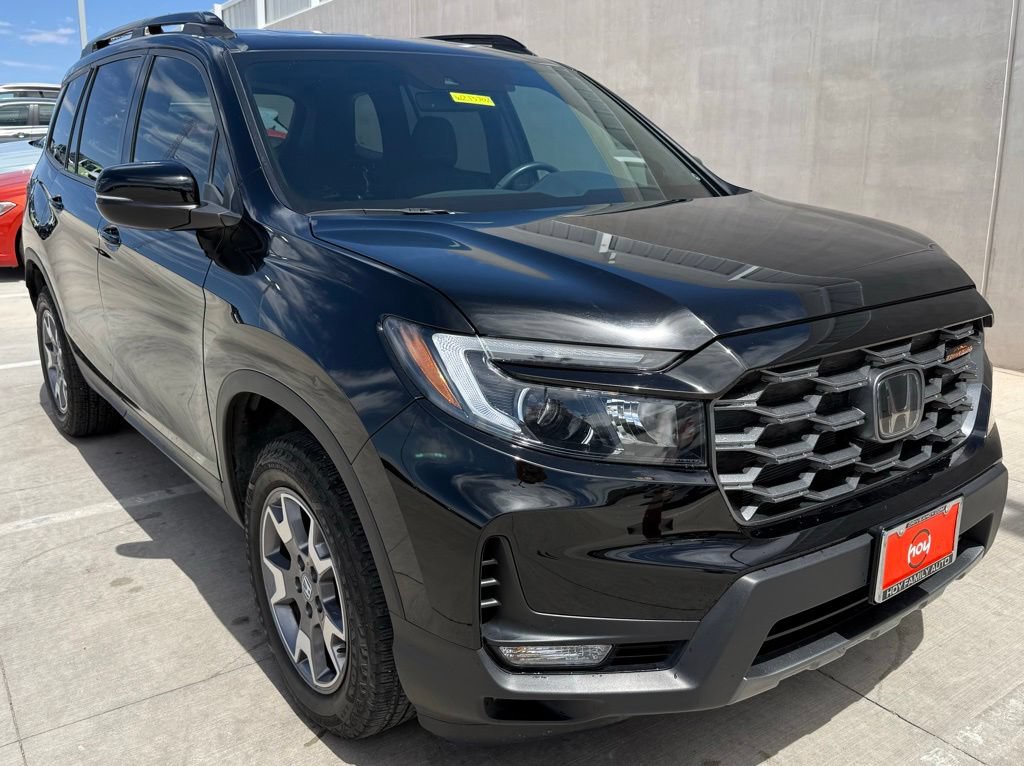 Used 2023 Honda Passport TrailSport image 3