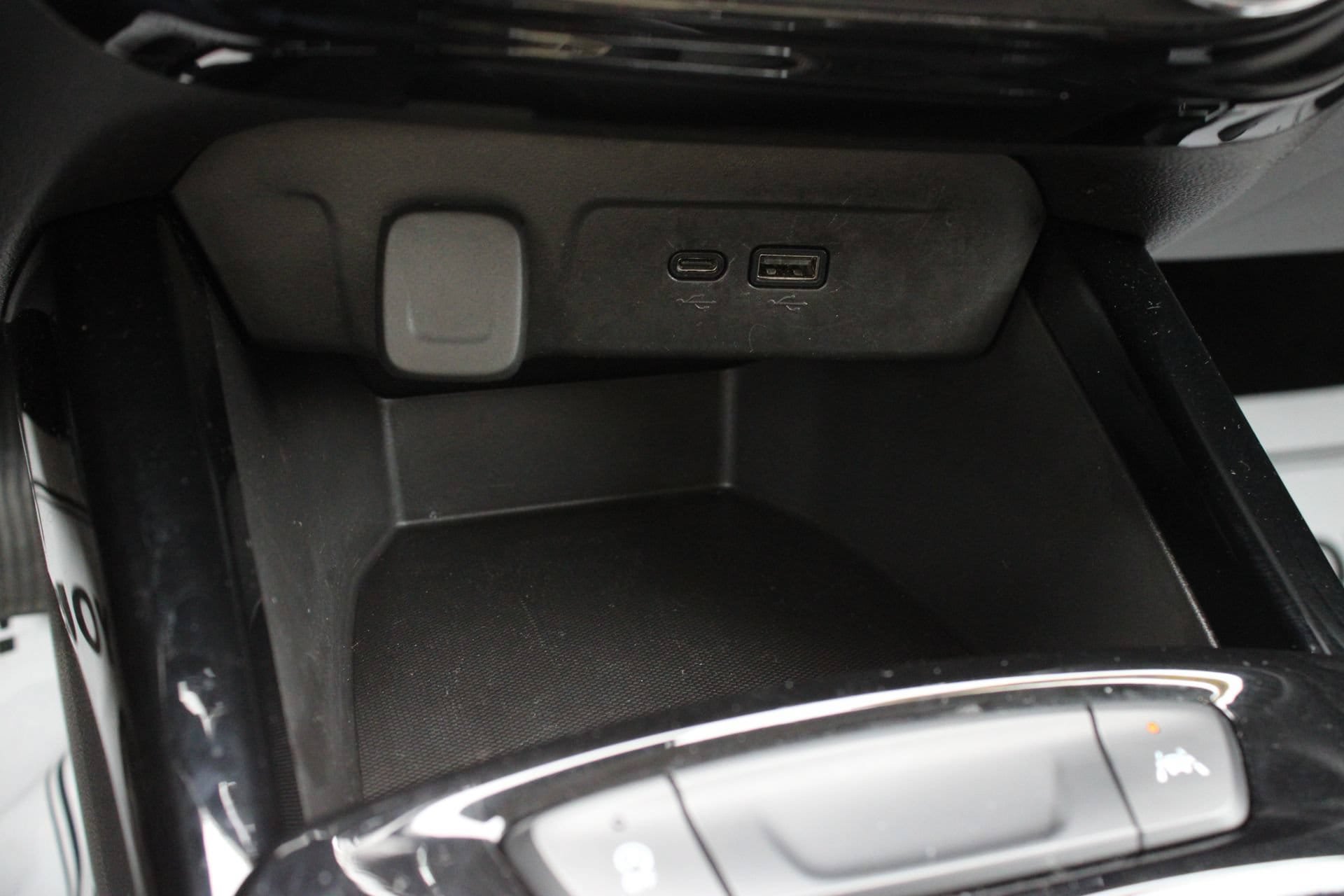 Used 2025 Chevrolet Trax LT FWD image 41