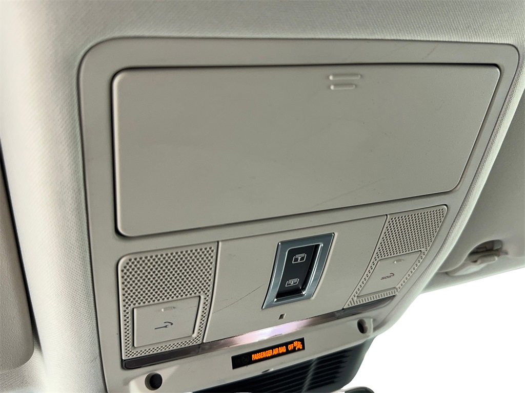 Used 2022 Land Rover Discovery Sport SE image 38