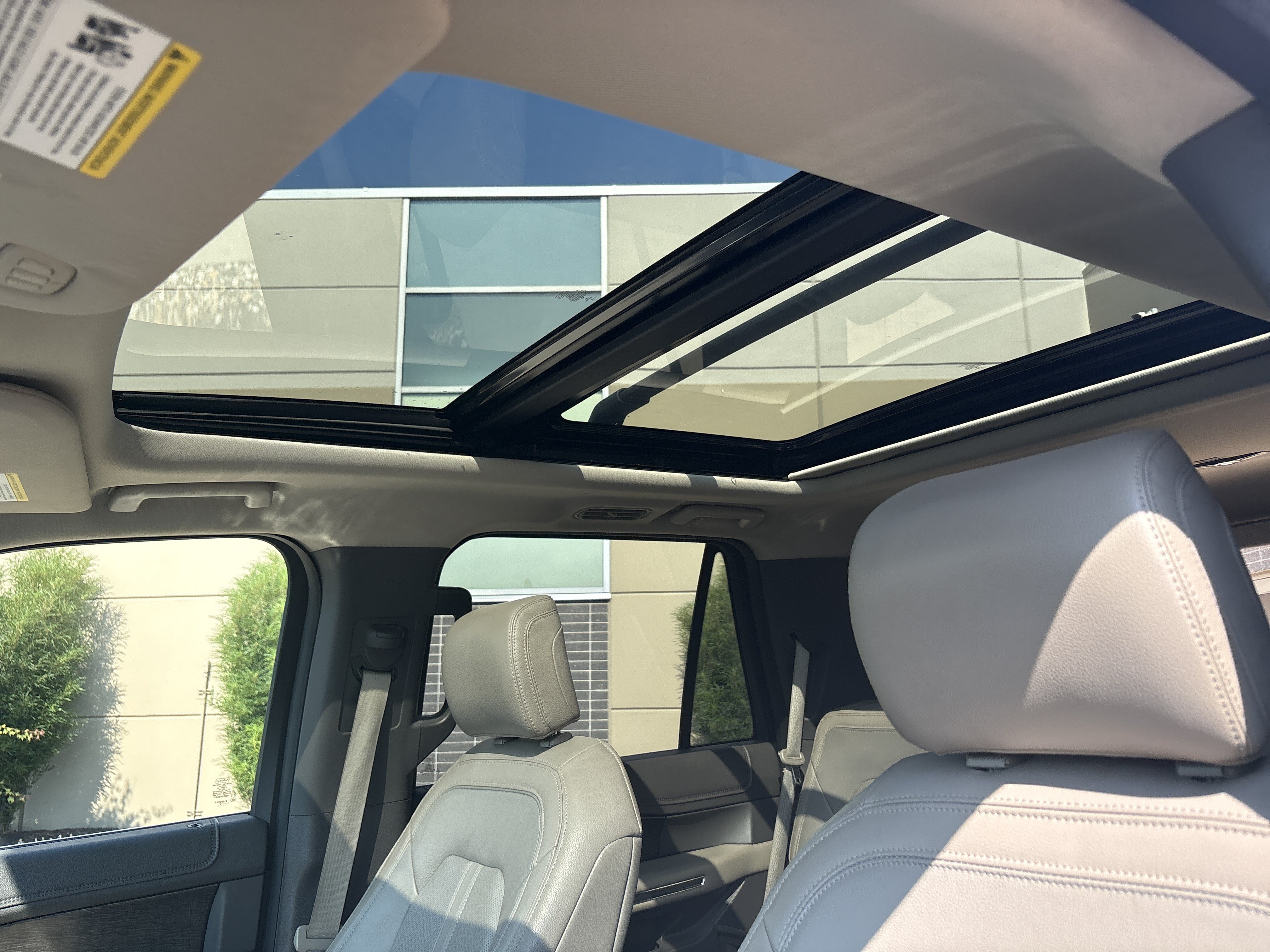 Used 2019 Ford Expedition Limited w/ Equipment Group 302A RWD image 28