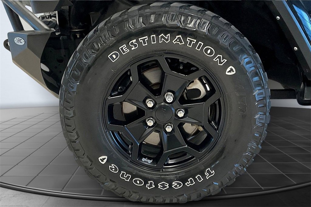 Used 2022 Jeep Gladiator Willys image 9