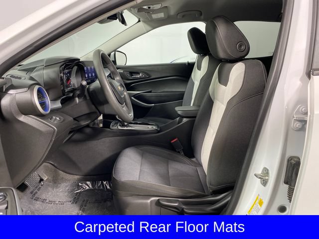 Used 2025 Chevrolet Trax LS w/ LS Convenience Package FWD image 11
