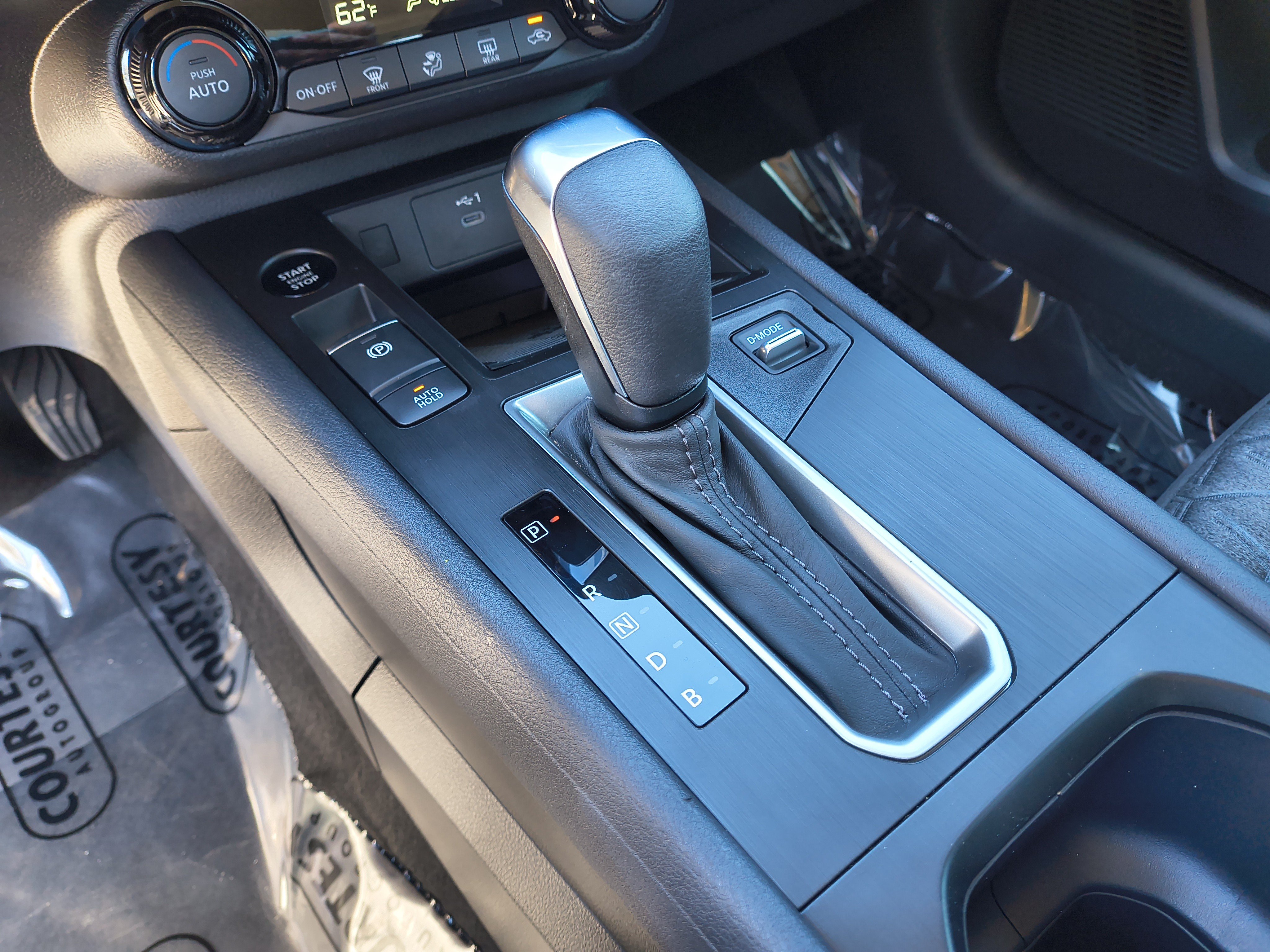 Certified 2026 Nissan Kicks SV FWD image 29