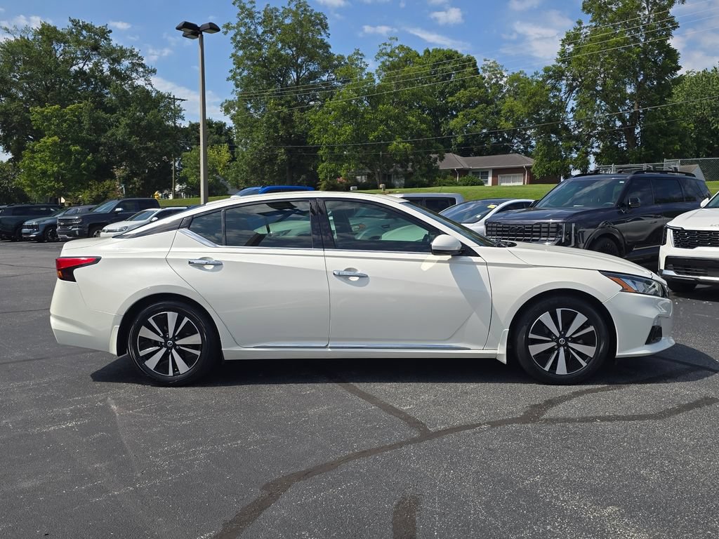 Used 2019 Nissan Altima 2.5 SV FWD image 2