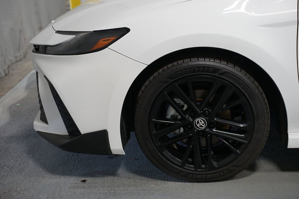 Certified 2025 Toyota Camry SE image 5