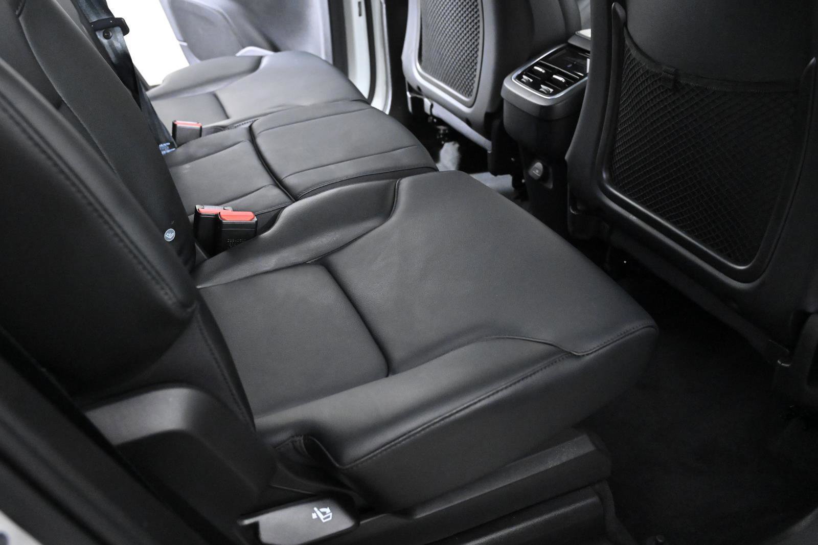 Used 2022 Volvo XC90 T5 Momentum w/ Advanced Package image 27