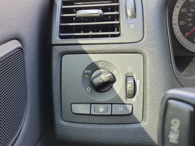 Used 2013 Volvo C70 T5 image 24